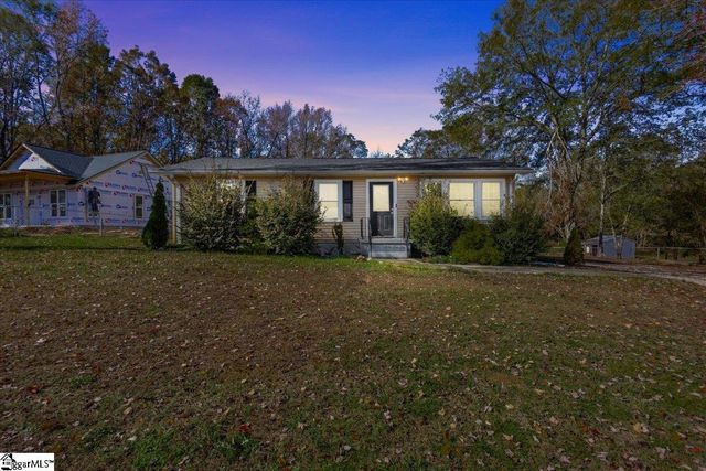 $375,000 | 121 State Rd S-23-886 | Fountain Inn