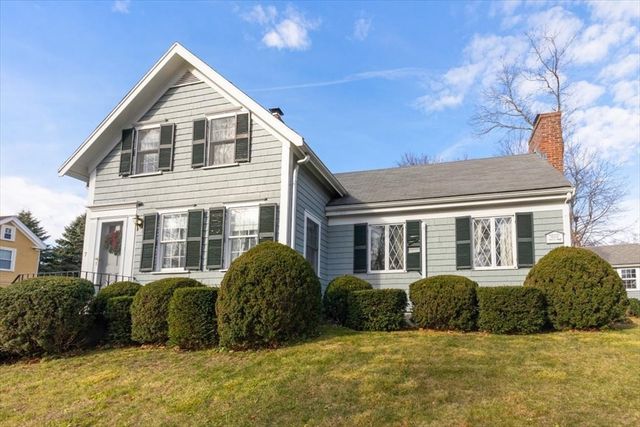 $749,000 | 7 Kent's Lane | Hingham Center