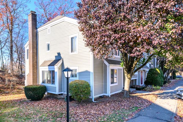 $499,000 | 71 Aiken Street, Unit Q1 | Norwalk