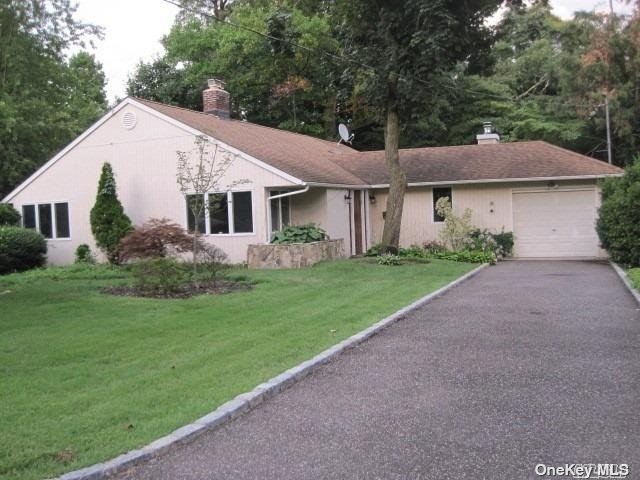 a view of outdoor space yard and front view of a house