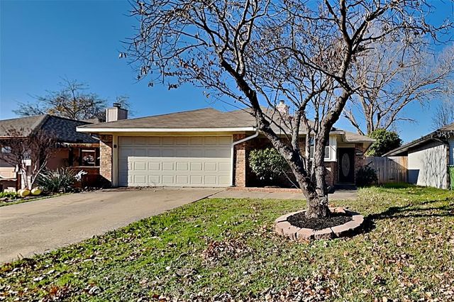 $320,000 | 920 Boxwood Drive | Lewisville