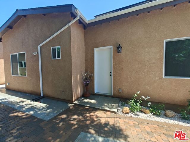 $3,200 | 17729 Ludlow Street | Granada Hills