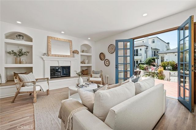 $4,950,000 | 329 6th Street | Manhattan Beach Sand