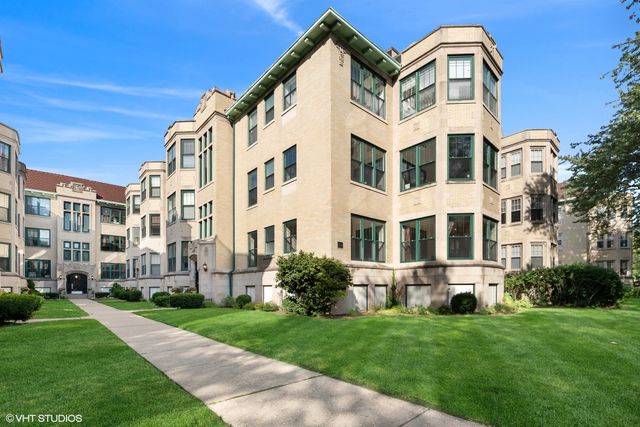 $269,900 | 1426 West Lunt Avenue, Unit 1S | East Rogers Park