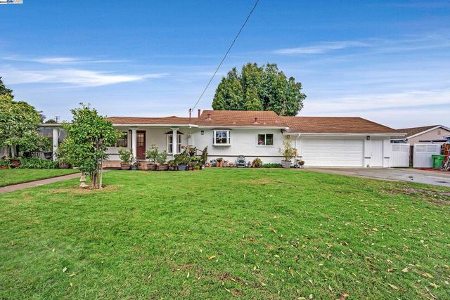 $1,299,000 | 3181 Arden Road | Hayward