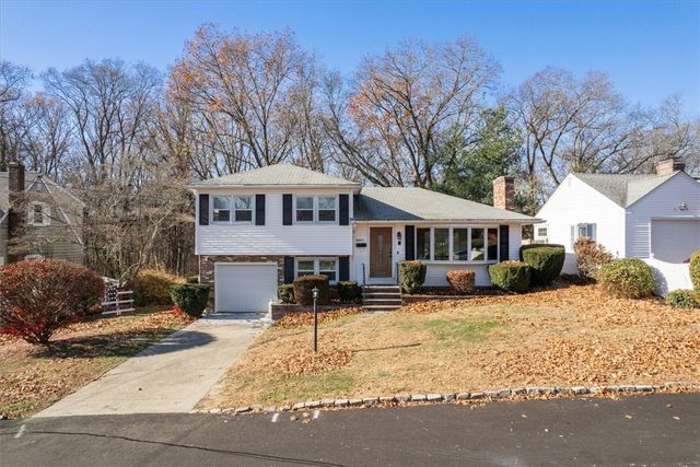 $449,000 | 18 Roslyn Avenue | Forest Hills