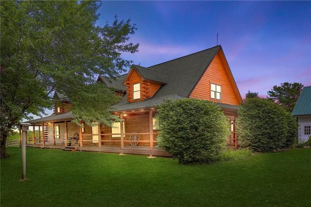 $1,900,000 | 13771 North Robinhood Lane | Carroll Township - Platte County