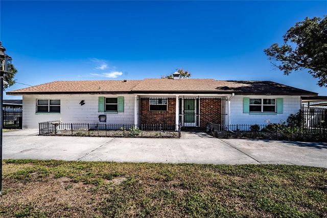 $2,900 | 202 North Lake Howard Drive | Winter Haven