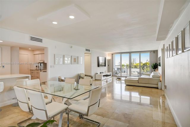 $785,000 | 9250 West Bay Harbor Drive, Unit 5D | Bay Harbor Islands