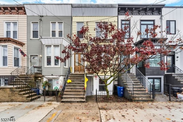 $849,000 | 45 South Street | The Heights