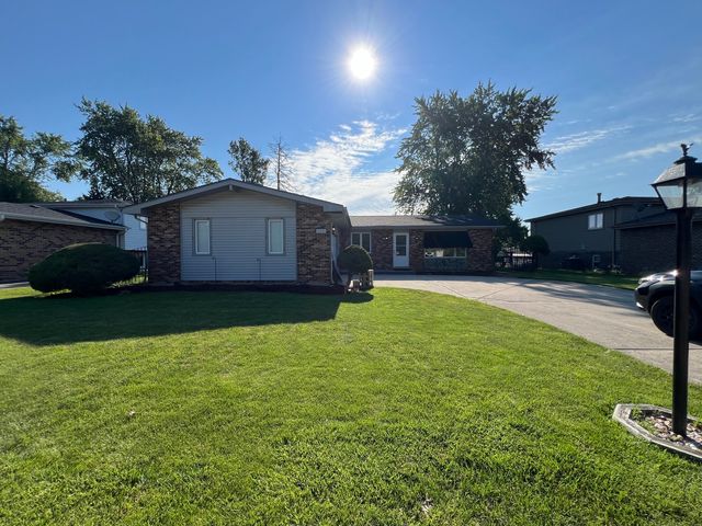 $2,500 | 505 South Rathje Road | Peotone