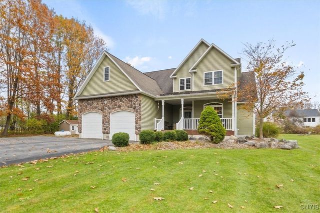 $490,900 | 1294 Bargeview Drive | Sullivan