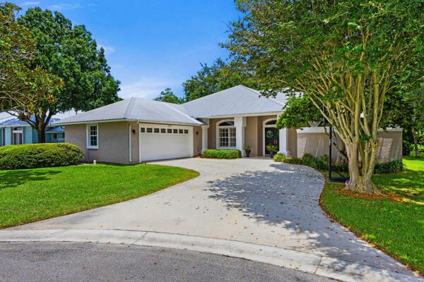 $739,999 | 1835 Southwest Autumnwood Way | Palm City