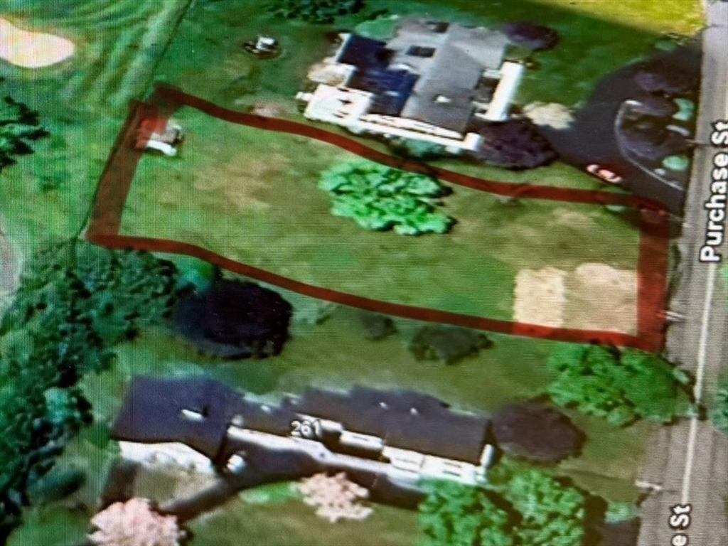 an aerial view of a yard