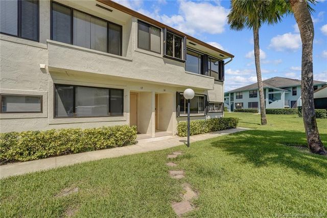 $300,000 | 950 South Kanner Highway, Unit TH18 | Poppleton