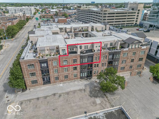 $569,000 | 355 East Ohio Street, Unit 319 | Market East