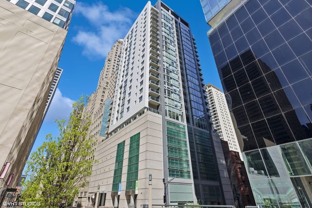 $385,000 | 160 East Illinois Street, Unit 1505 | Avenue East