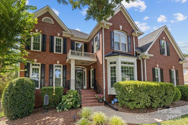 $950,000 | 2932 Savannah Hills Drive | Providence Estates East