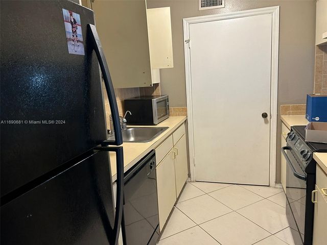 $1,950 | 2303 North Congress Avenue, Unit 24 | Boynton Beach