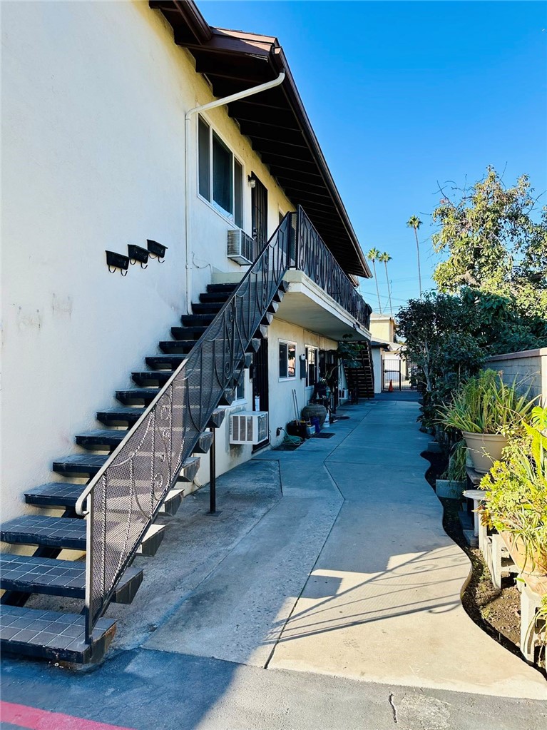 a view of house with patio outdoor seating