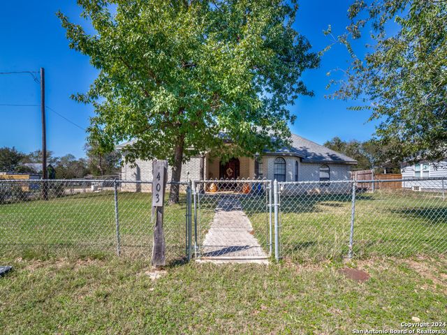 $425,000 | 403 Hackberry Street | Bandera