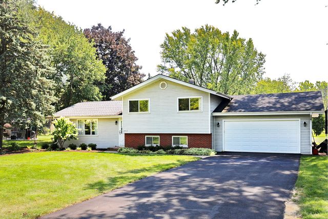 $445,000 | 28W165 87th Street | Wheatland Township - Will County