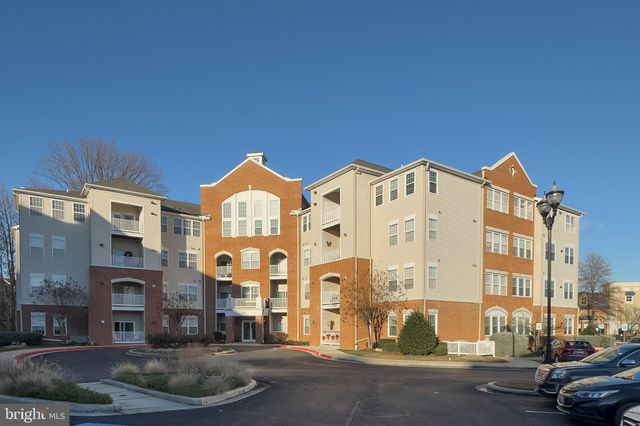 $372,500 | 2610 Chapel Lake Drive, Unit 308 | Odenton