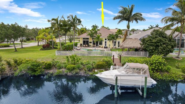 $1,699,000 | 660 Southwest Yacht Basin Way