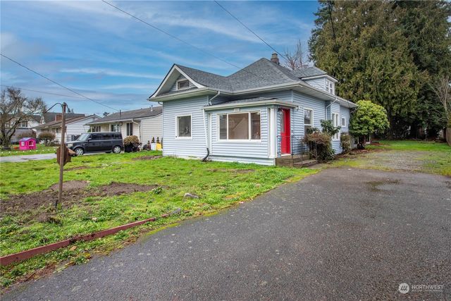 $595,000 | 1403 Rainier Street | Sumner