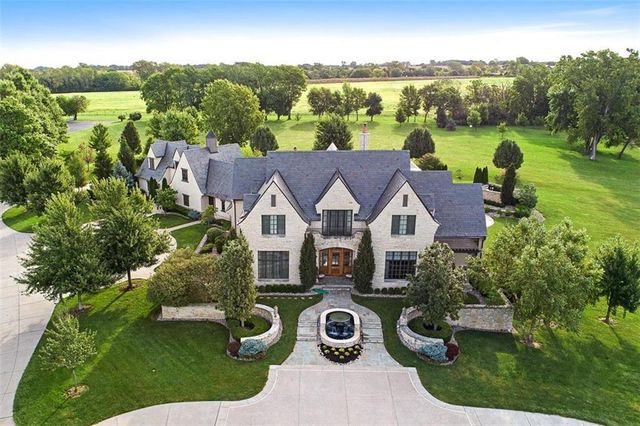 $4,850,000 | 20485 Antioch Road | Aubry Township - Johnson County