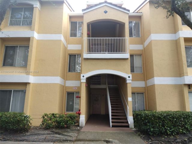 $1,200 | 2331 Northwest 33rd Street, Unit 315 | Sail Boat Lake Pointe