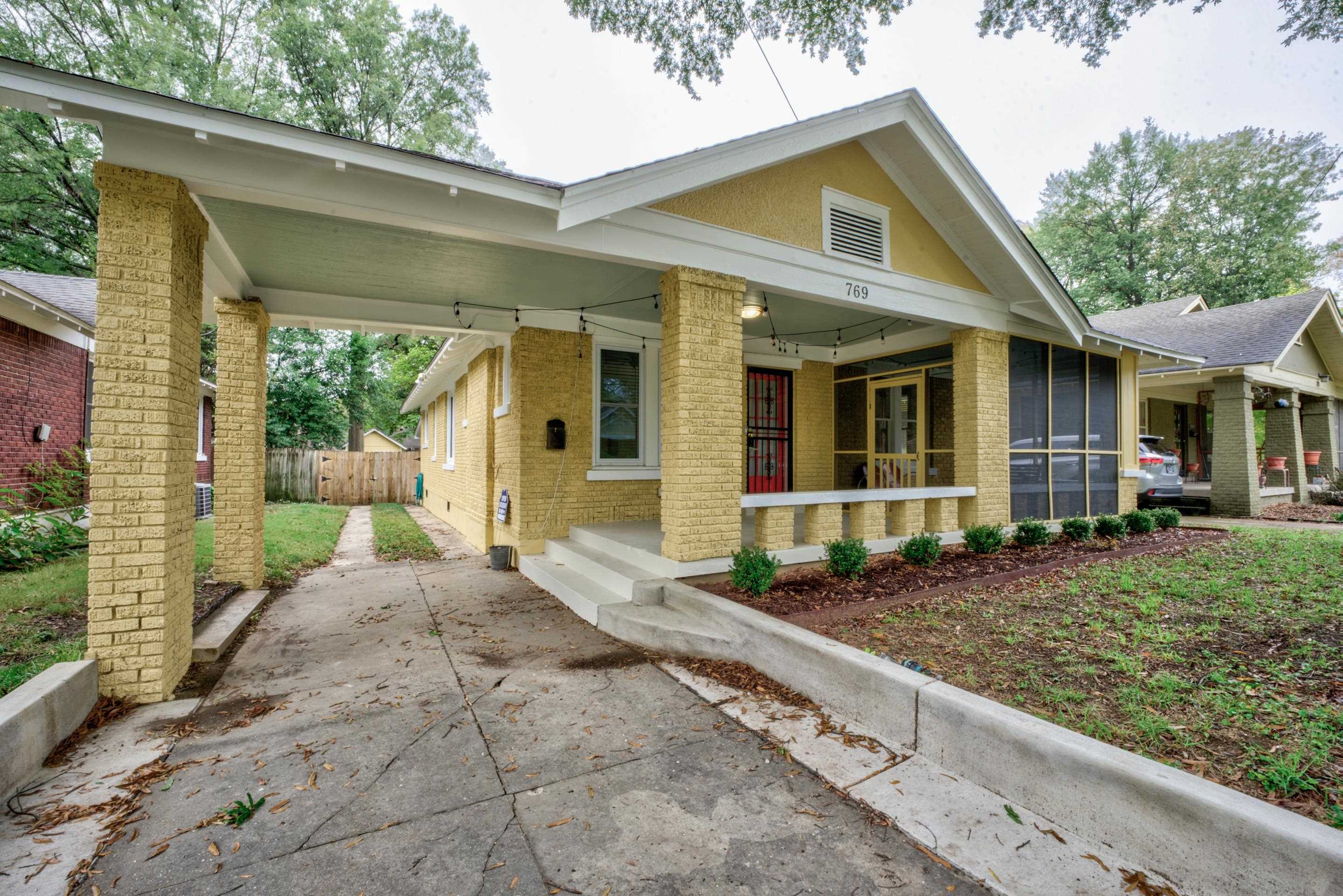 View of front of home with covered porch