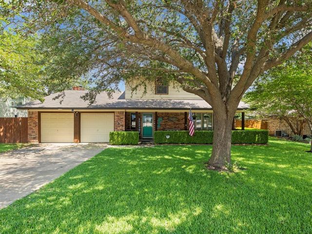 $375,000 | 1007 Sproles Drive | Benbrook