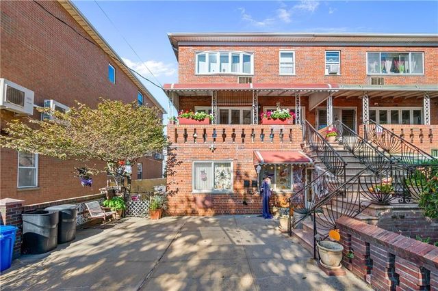 $2,350,000 | 46 Bay 37th Street | Gravesend