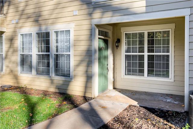 $194,995 | 6412 West 51st Street | Shawnee Mission