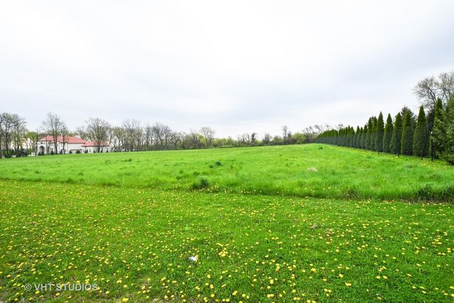 $700,000 | 225 Westfield Way | Barrington Hills