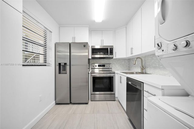 $2,400 | 10855 Southwest 112th Avenue, Unit 208 | Kendall