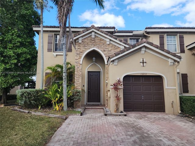 $585,000 | 15253 Southwest 8th Way | Tamiami