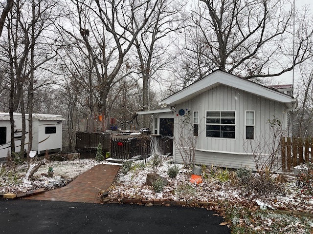 a front view of house with yard