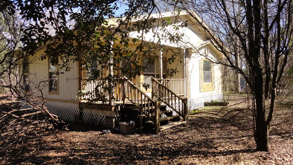 a view of outdoor space yard and porch