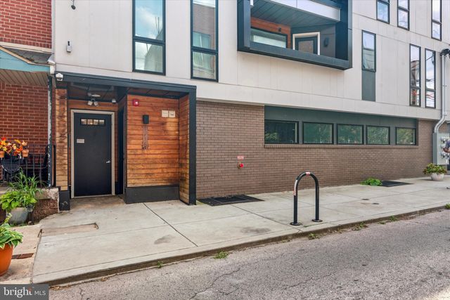 $2,350 | 1716 Cambridge Street, Unit 2 | Francisville