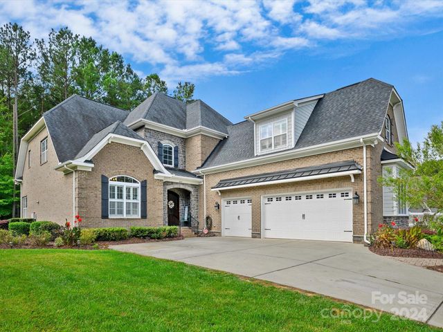 $998,000 | 407 Blue Bay Ct. | Handsmill on Lake Wylie