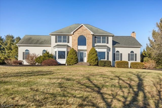 $679,990 | 413 Greens Ridge Road | Greenwich Township - Warren County