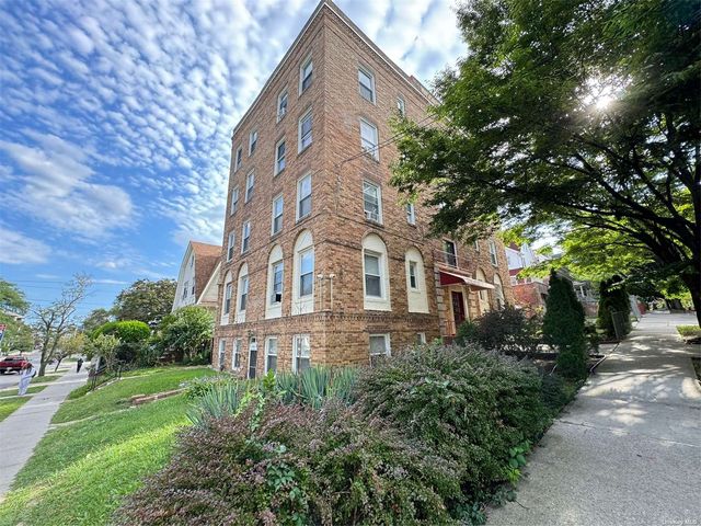 $3,200,000 | 162-30 86th Avenue | Jamaica Hills