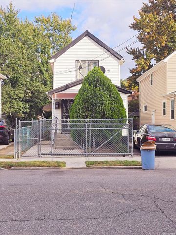 $650,000 | 137-33 220th Place | Laurelton