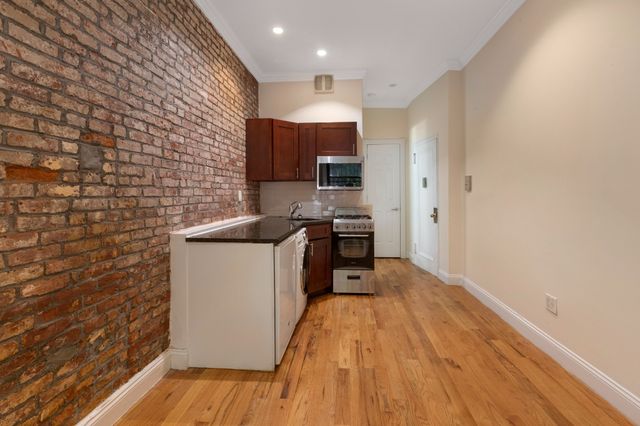 $2,500 | 443 East 78th Street, Unit 1A | Upper East Side