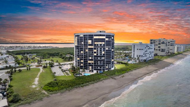 $695,000 | 9650 South Ocean Drive, Unit 302 | Hutchinson Island South