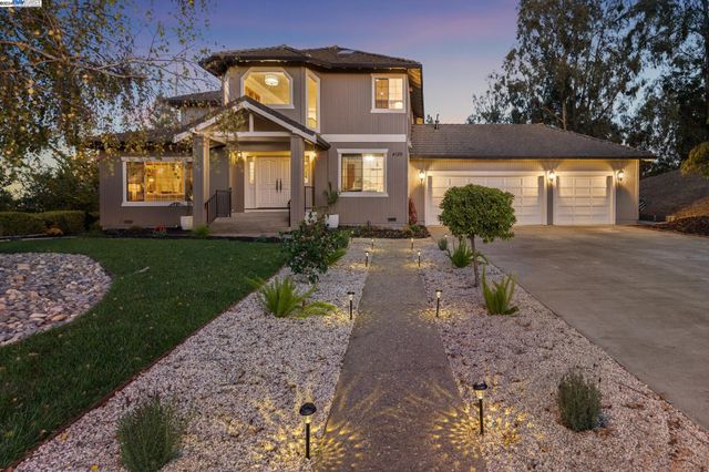 $1,999,000 | 4129 Oak Pointe Court | Hayward Highland