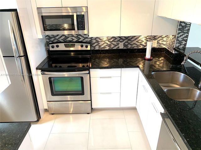 $1,880 | 5200 Northwest 31st Avenue, Unit 154 | Fort Lauderdale