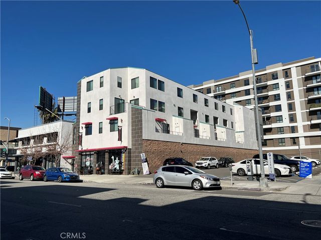 $3,500 | 137 West 6th Street, Unit 301 | Downtown Long Beach